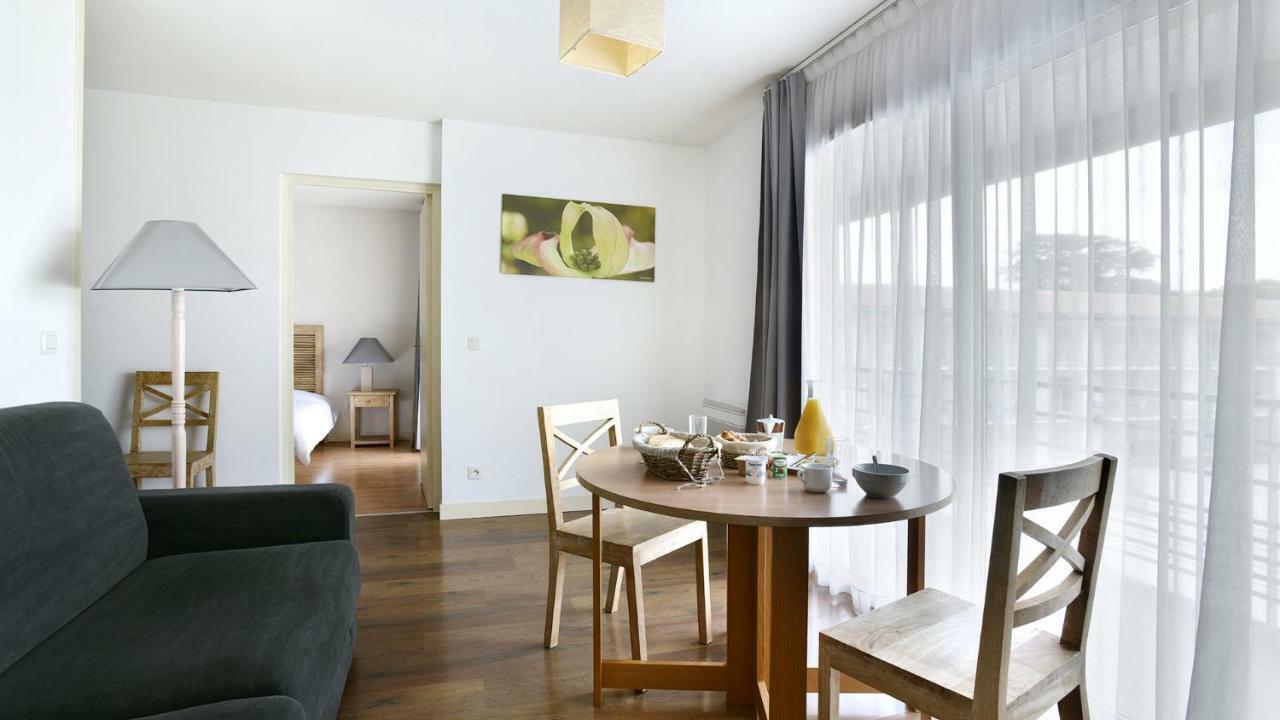 Vacanceole - Le Domaine Du Chateau - La Rochelle / Ile De Re Lagord Ngoại thất bức ảnh